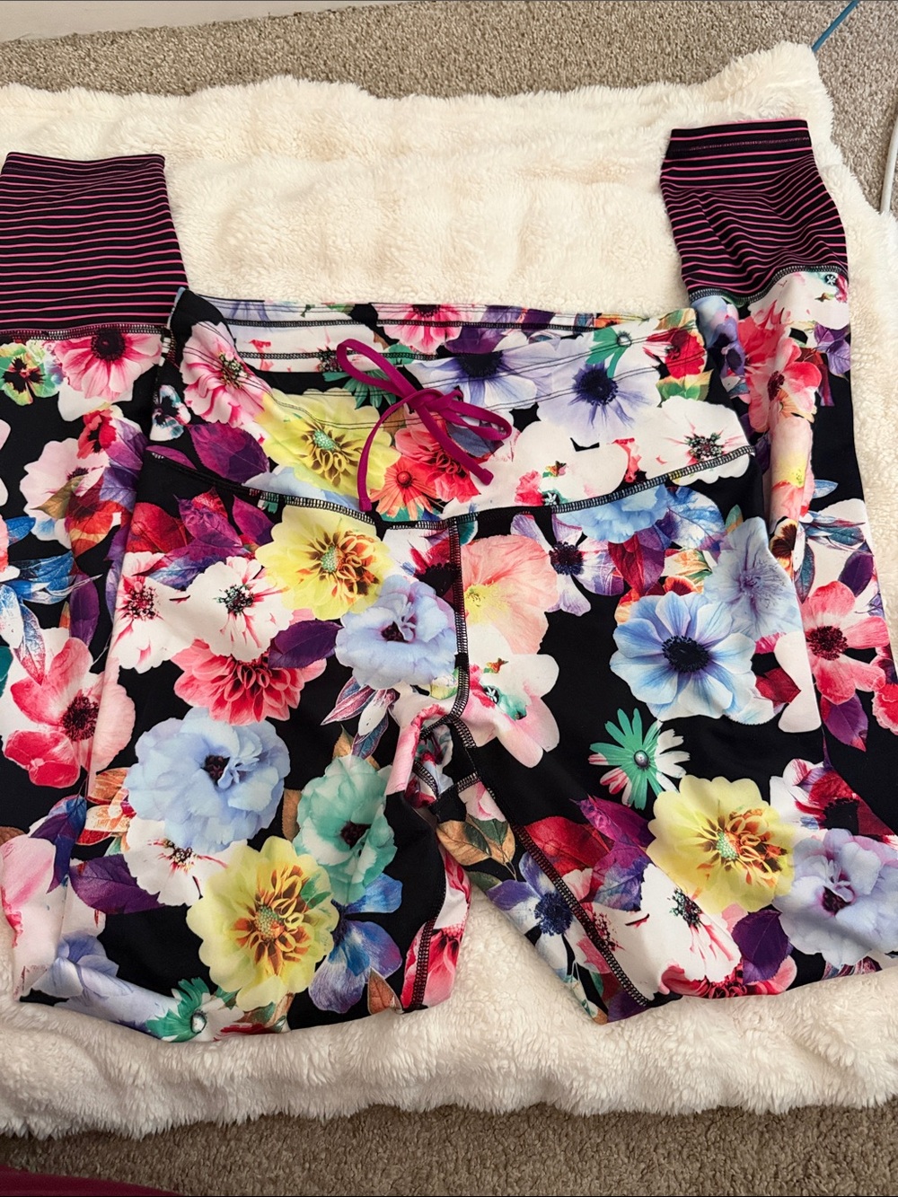 Old Navy Black Floral Stretch Leggings with Pink Drawstring
